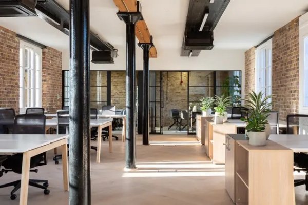 Property at 16 Bowling Green Lane, London EC1R 0QH